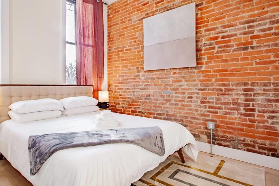 Barracks Row & Eastern Market Oasis Transit-Friendly Bed and Breakfast in Capitol Hill