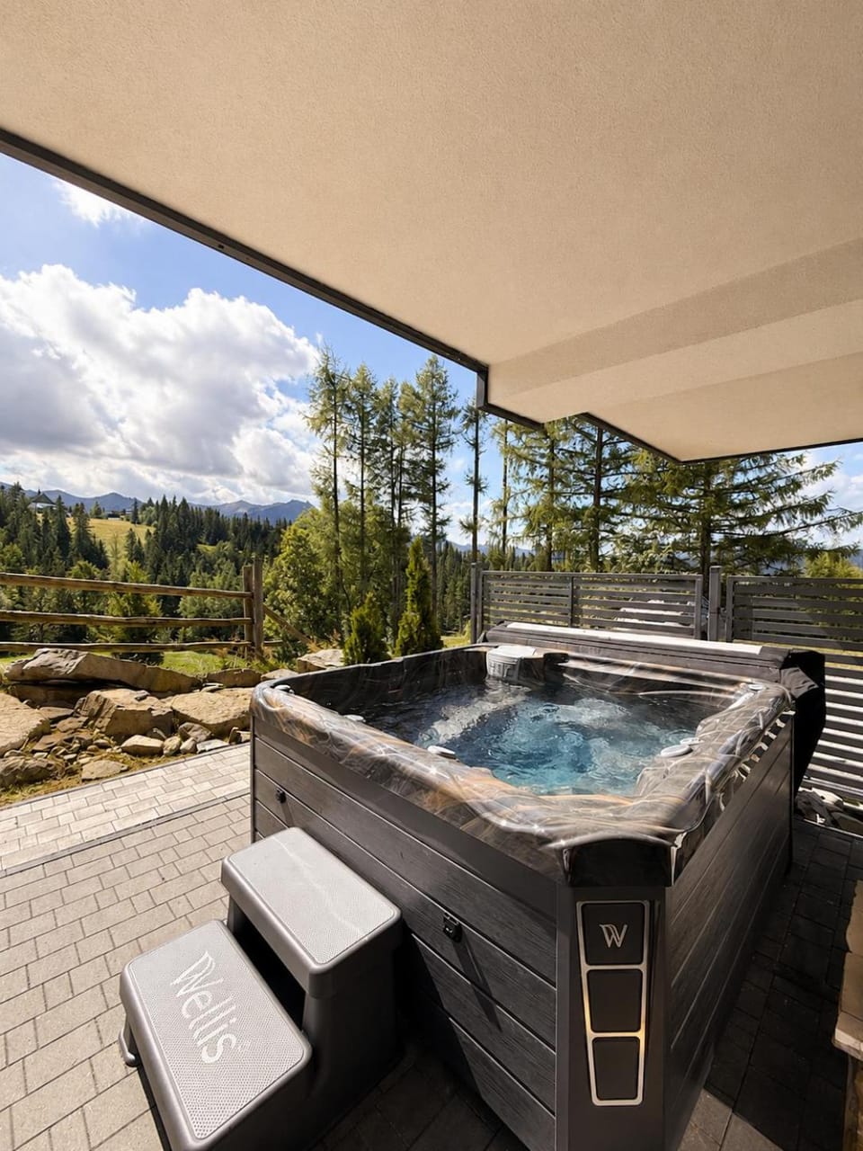 Day, Hot Tub