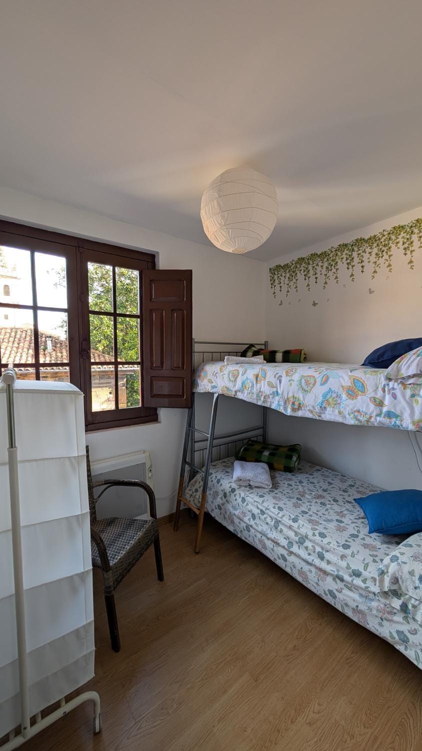 Alojamiento Oviedo 2 con parking Apartment in Oviedo