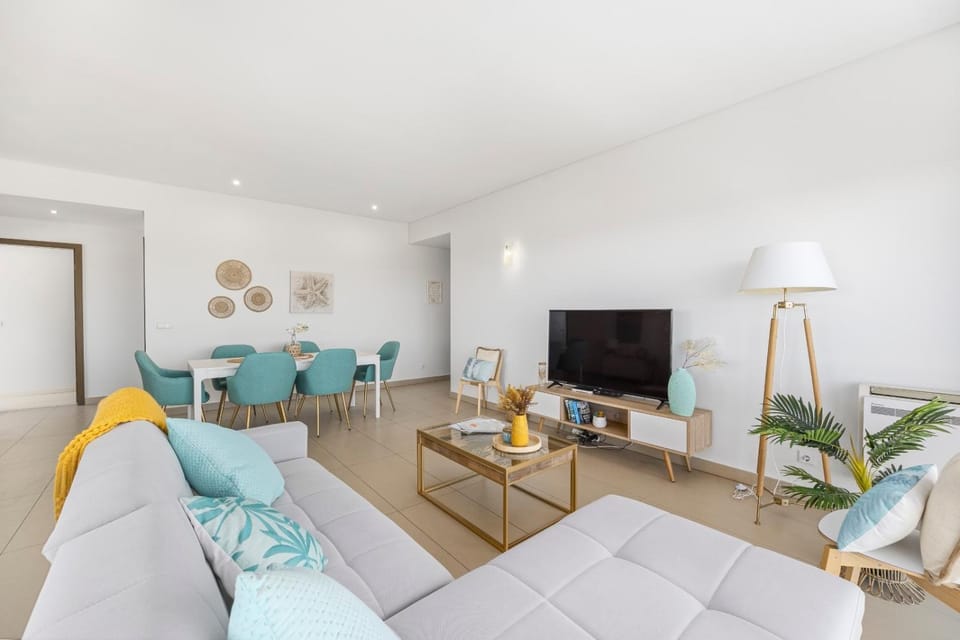TV and multimedia, Living room, Dining area