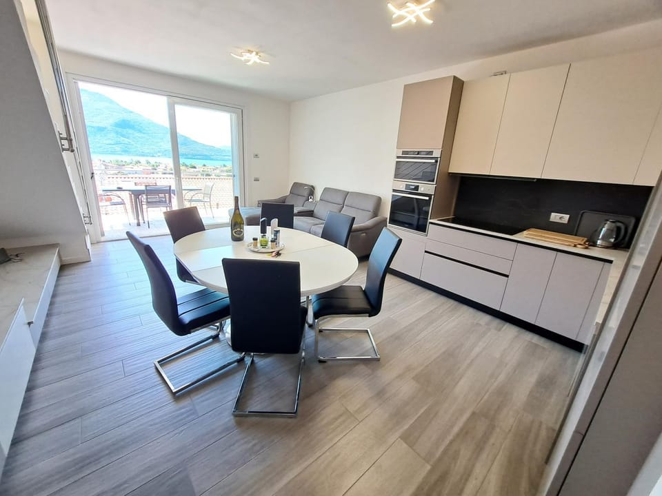 Kitchen or kitchenette, Living room, Dining area, minibar, pet friendly, stove