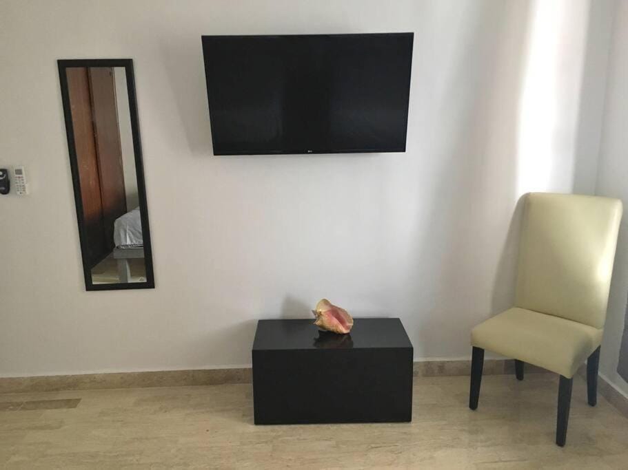 Rooftop penthouse 3 bedrooms, Sleeps 8! Apartment in Cancun
