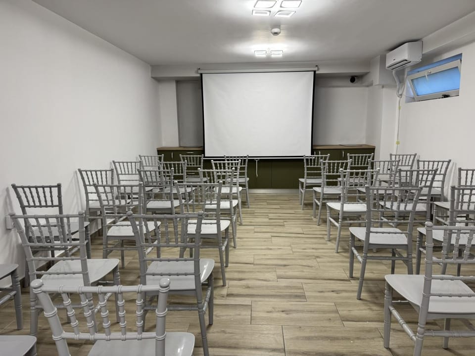 Meeting/conference room