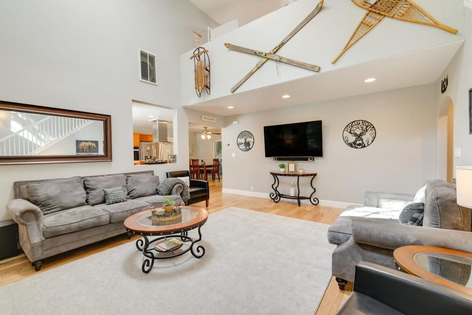 Near Dtwn Twain Harte Home with Furnished Deck! House in Twain Harte