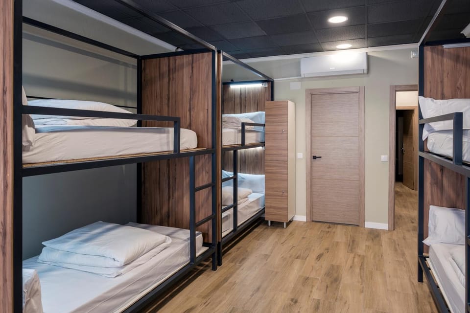 Photo of the whole room, Bedroom, bunk bed, wardrobe