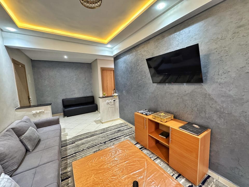 Communal lounge/ TV room, TV and multimedia, Living room, Seating area, Evening entertainment
