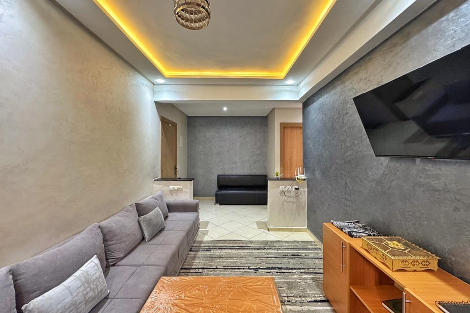 Communal lounge/ TV room, TV and multimedia, Living room, Seating area, Evening entertainment