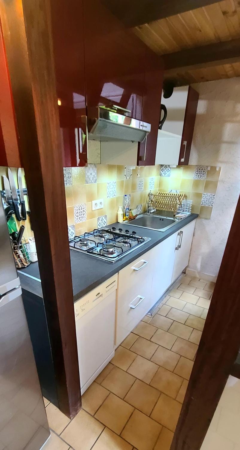 Kitchen or kitchenette, stove