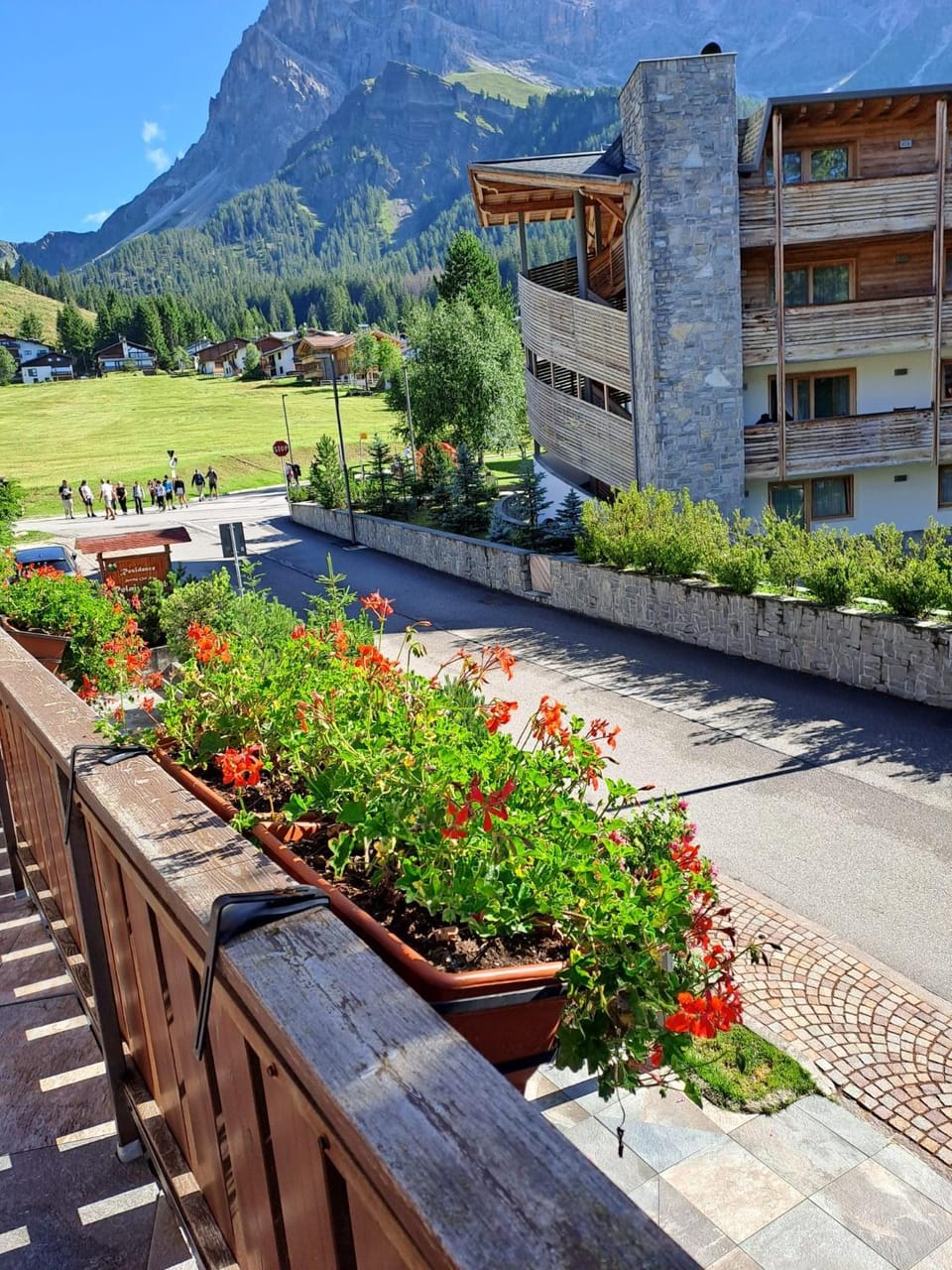 Property building, Balcony/Terrace, Mountain view