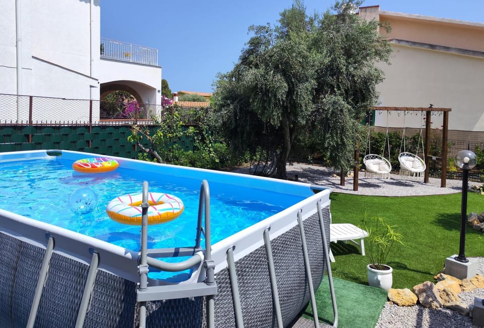Garden, Garden view, Pool view, Swimming pool, Swimming pool, sunbed