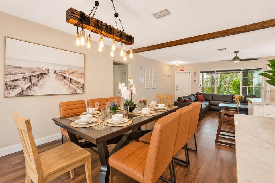 Living room, Dining area