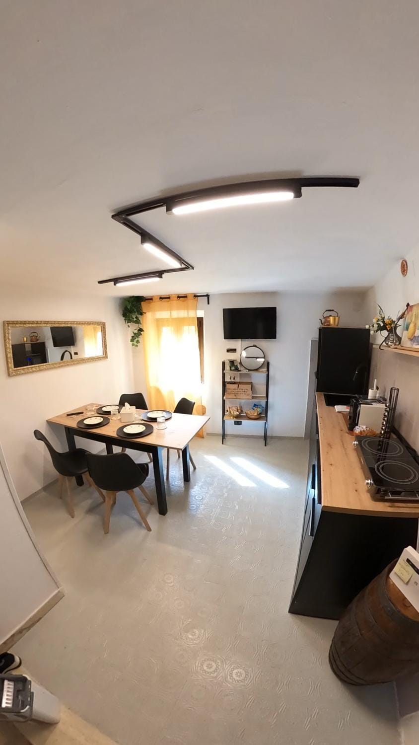 TV and multimedia, Kitchen or kitchenette, Dining area, kitchen