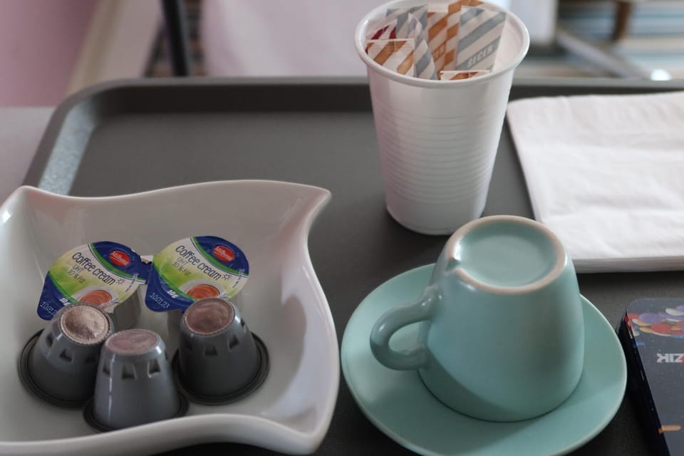 Coffee/tea facilities, Food and drinks