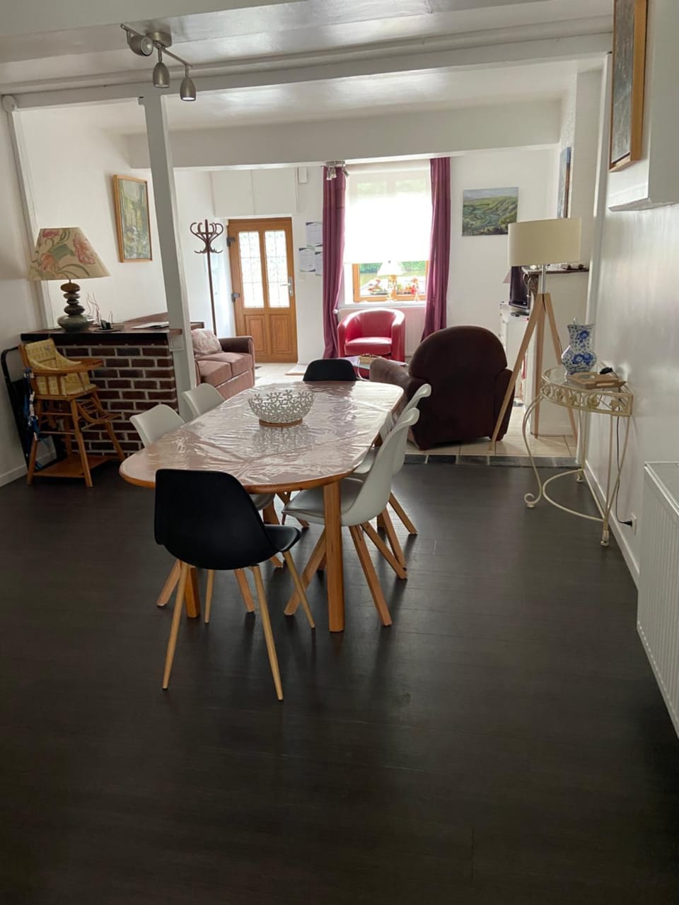 Living room, Dining area