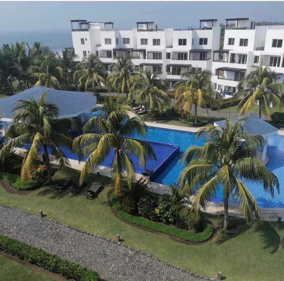Garden, Swimming pool