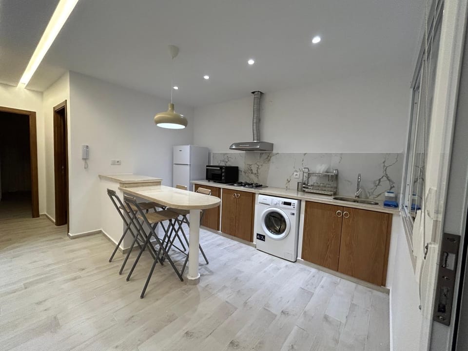 Kitchen or kitchenette, Living room, Dining area, pet friendly, washing machine