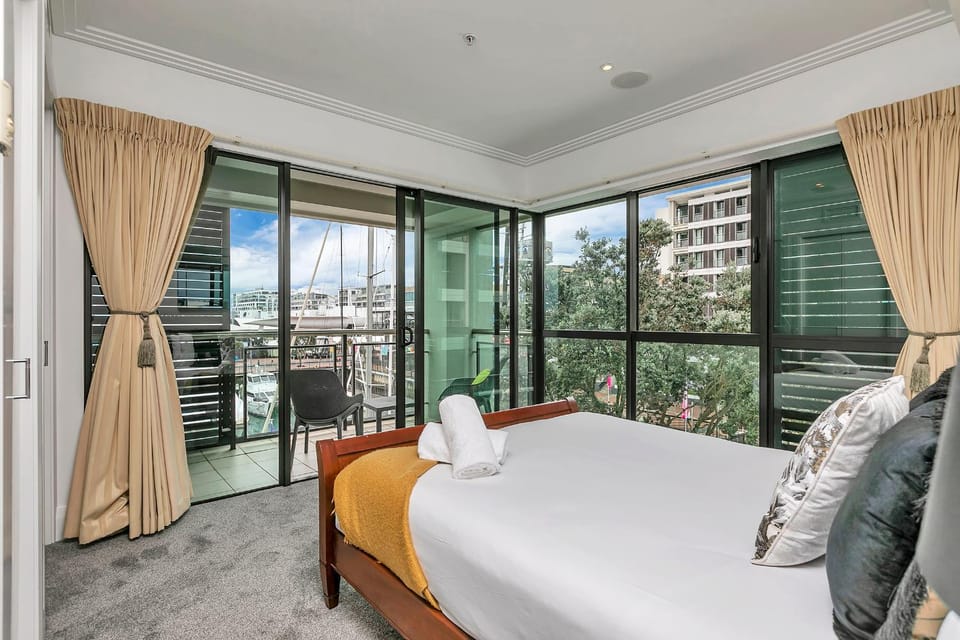 Bed, View (from property/room), Balcony/Terrace, Bedroom