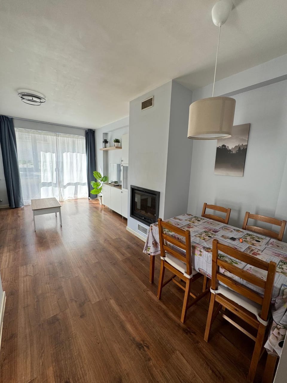 Restaurant/places to eat, Dining area