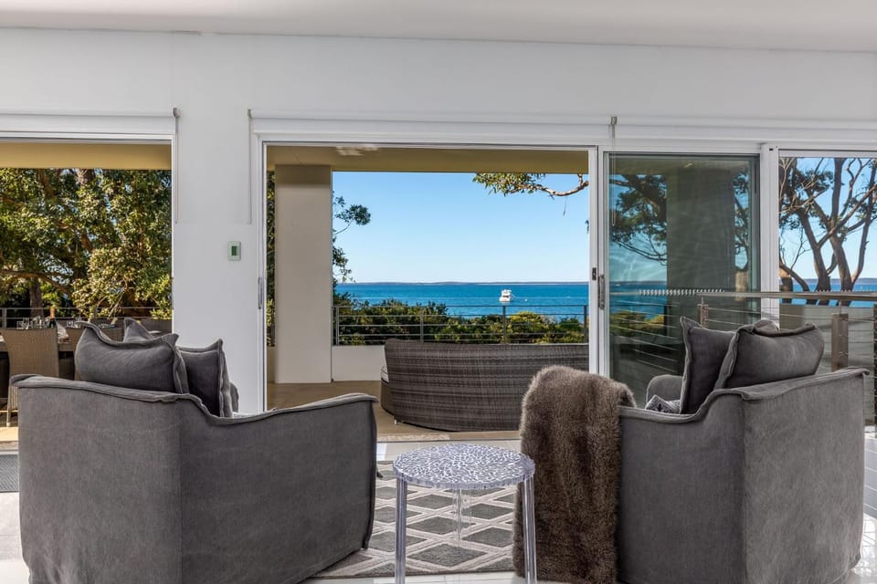 The White House Jervis Bay House in Vincentia