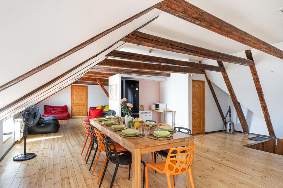 Living room, Seating area, Dining area