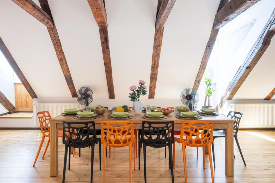 Living room, Seating area, Dining area