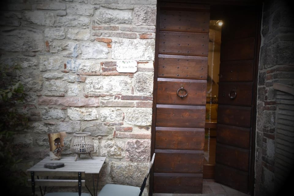 O rosa bella Appartamento via savelli della porta 24 House in Gubbio