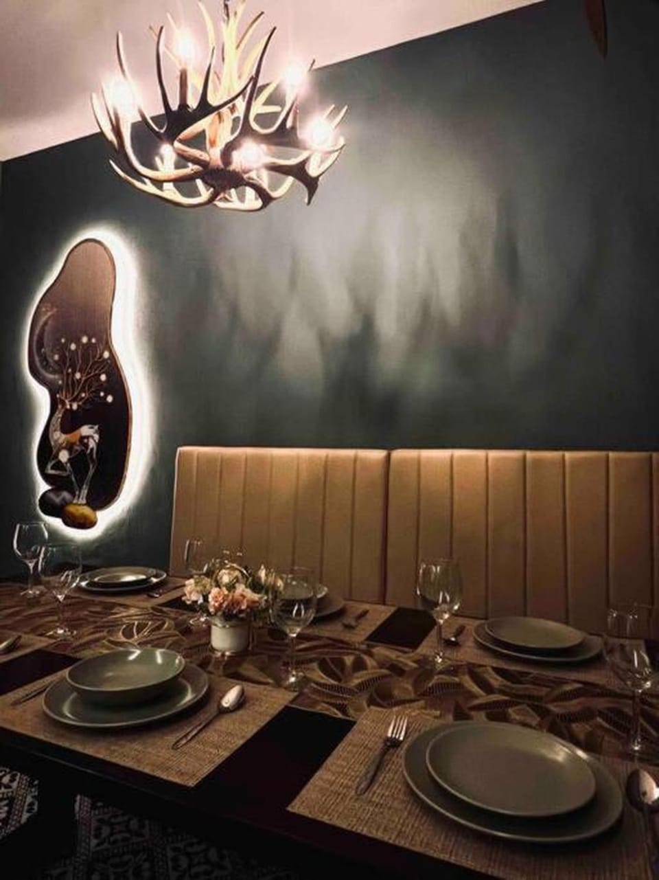 Restaurant/places to eat, Food and drinks, Food