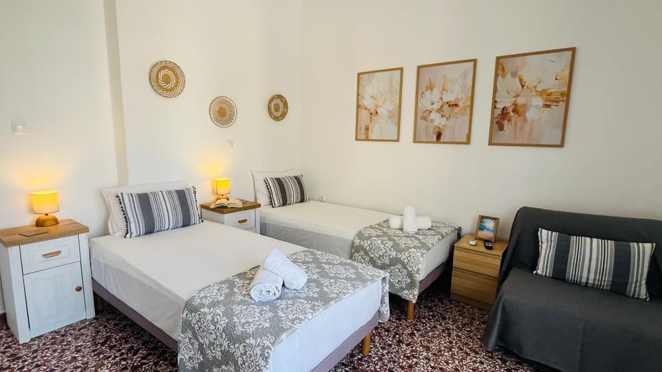 Bed, TV and multimedia, Bedroom, towels, towels, air conditioner, air conditioner