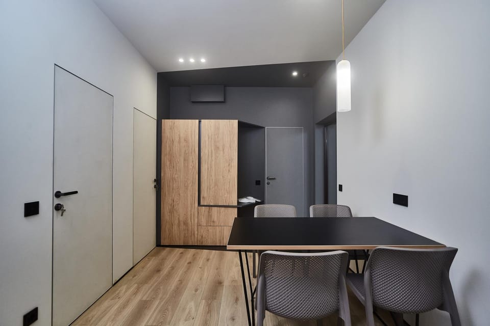 Kitchen or kitchenette, Dining area, wardrobe