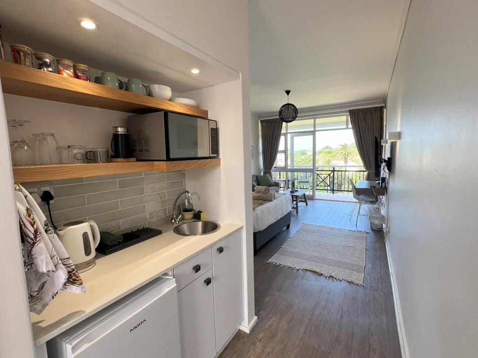 Ocean Daze Brookes Hill Suites - Beachfront Flat Apartment in Port Elizabeth