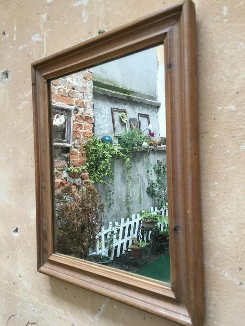 Property building, Neighbourhood, View (from property/room), Decorative detail, Area and facilities