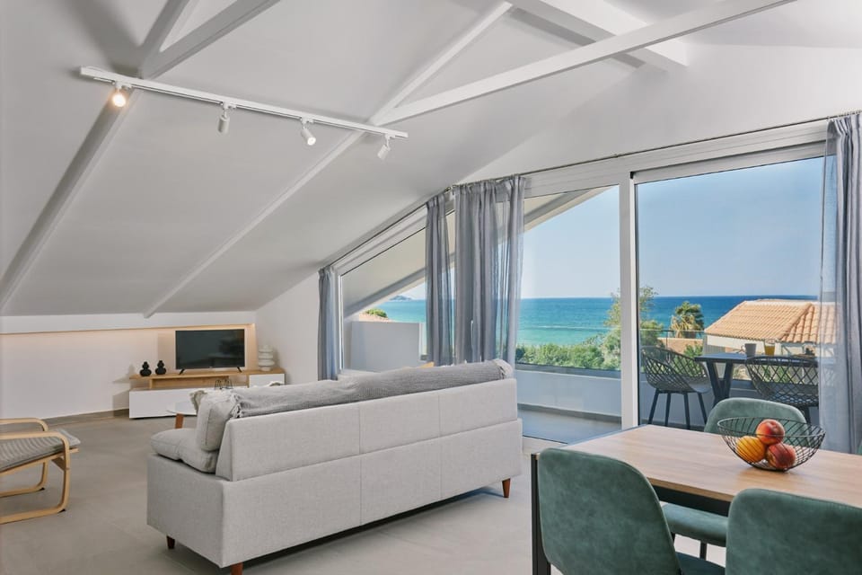 Communal lounge/ TV room, Living room