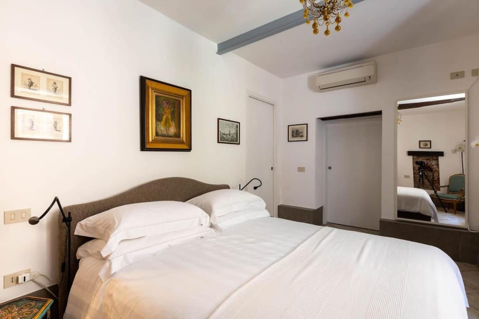 Bed, Bedroom, air conditioner