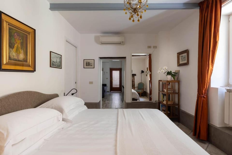 Bed, Photo of the whole room, Bedroom, air conditioner