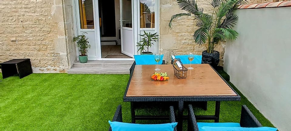 Le Cosyhome de Fontenay I Grand Parking & Netflix & Salon de Jardin Apartment in Pays de la Loire