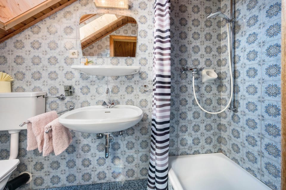 Bathroom, Living room