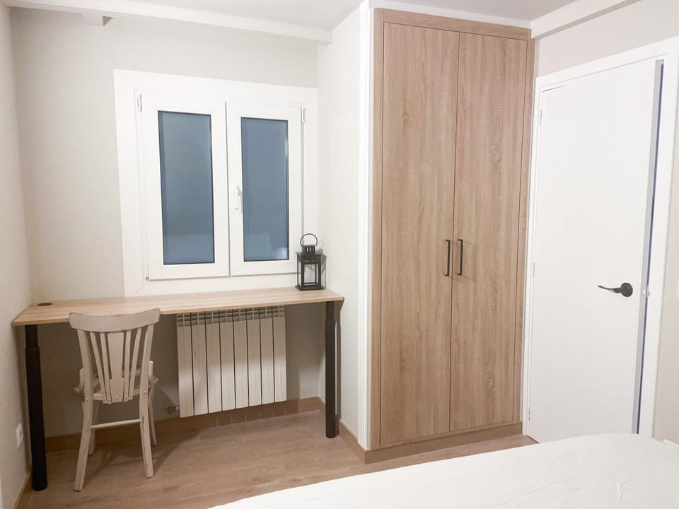 Bedroom, wardrobe