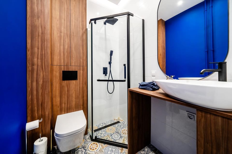 Shower, Toilet, Bathroom