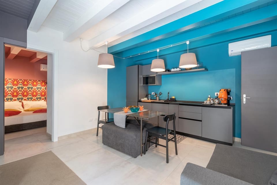 Property building, Kitchen or kitchenette, Living room