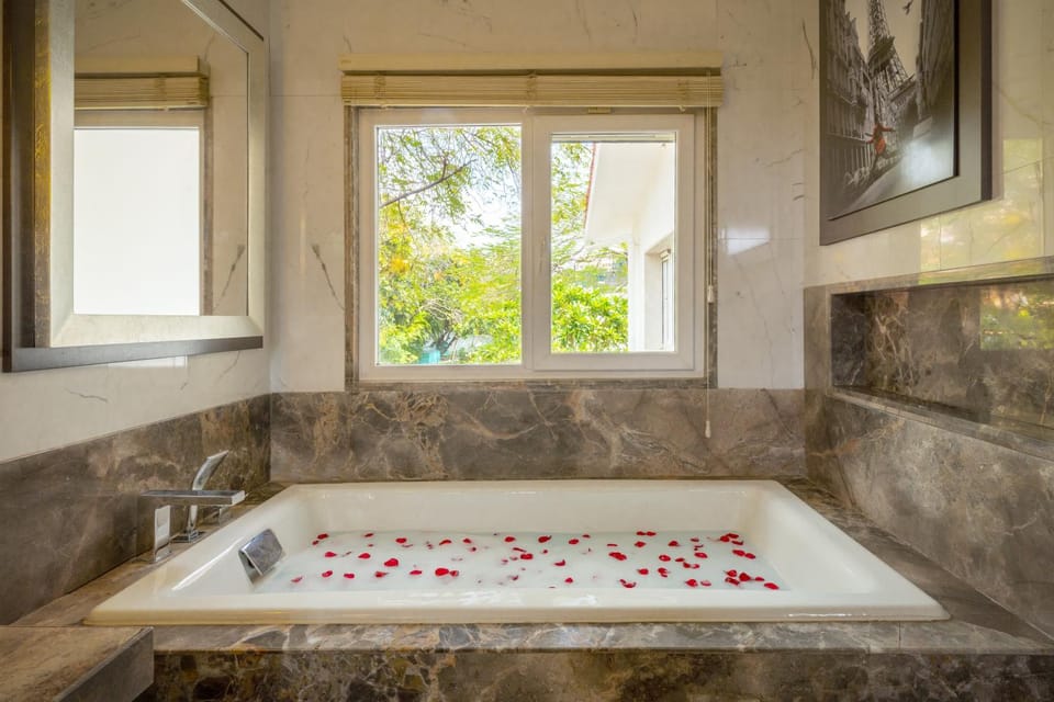 Bathroom, Bath