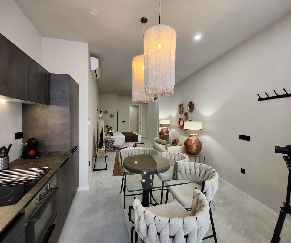 Kitchen or kitchenette, Living room, Dining area, Bedroom