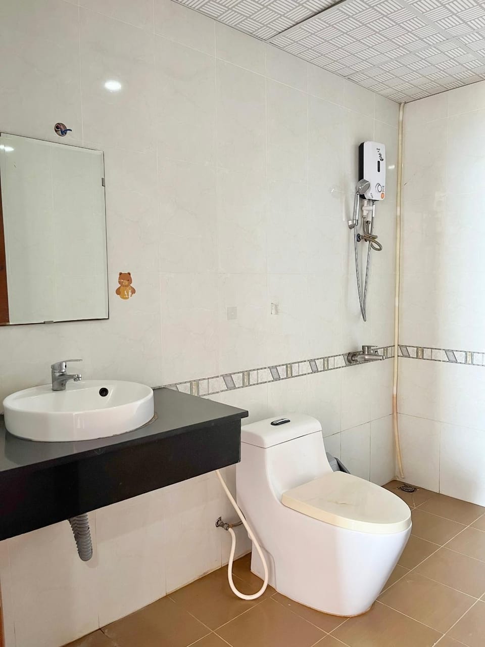 Shower, Toilet