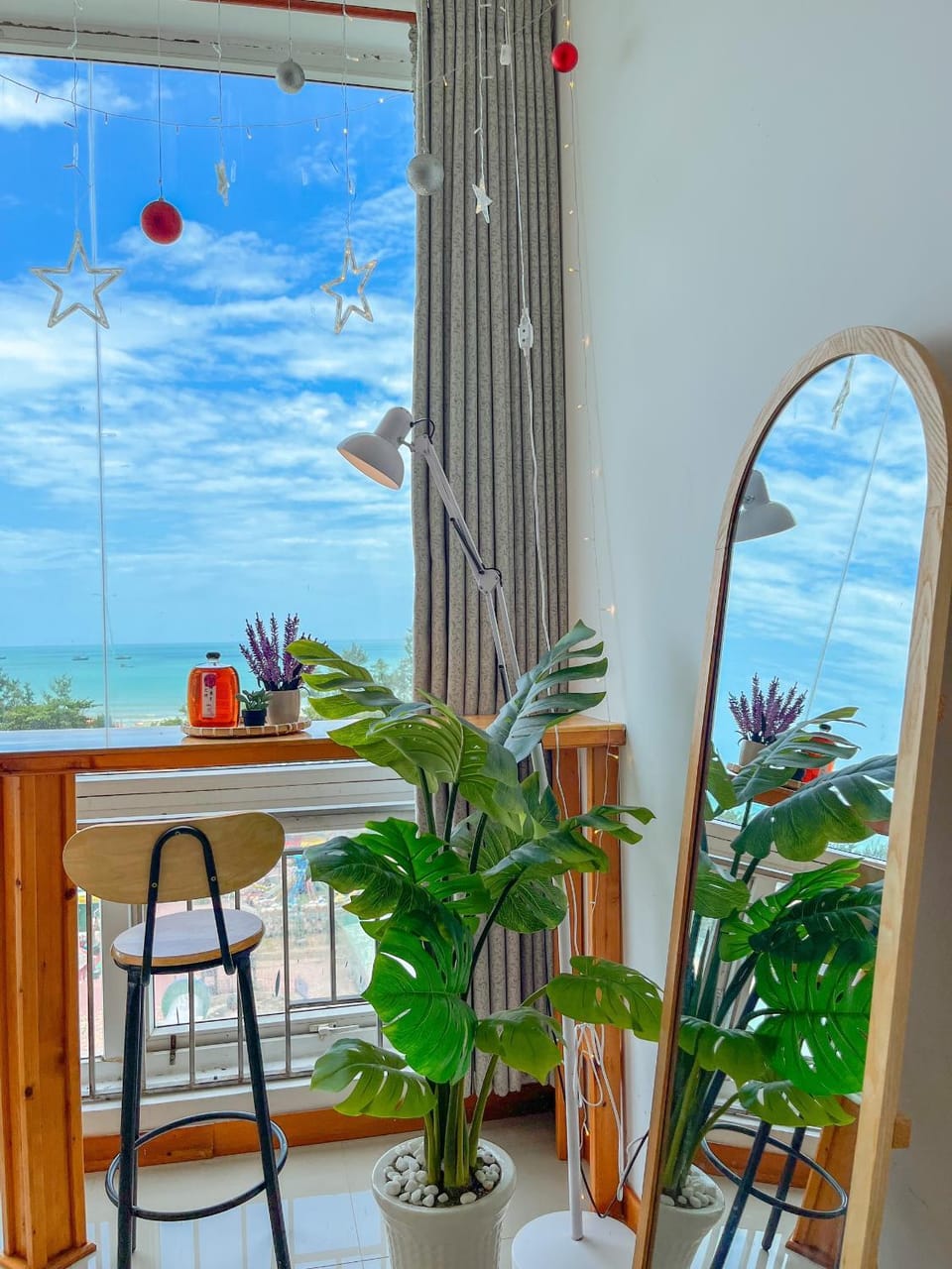 Natural landscape, View (from property/room), Dining area, Sea view
