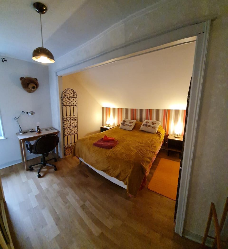 Bed, Photo of the whole room