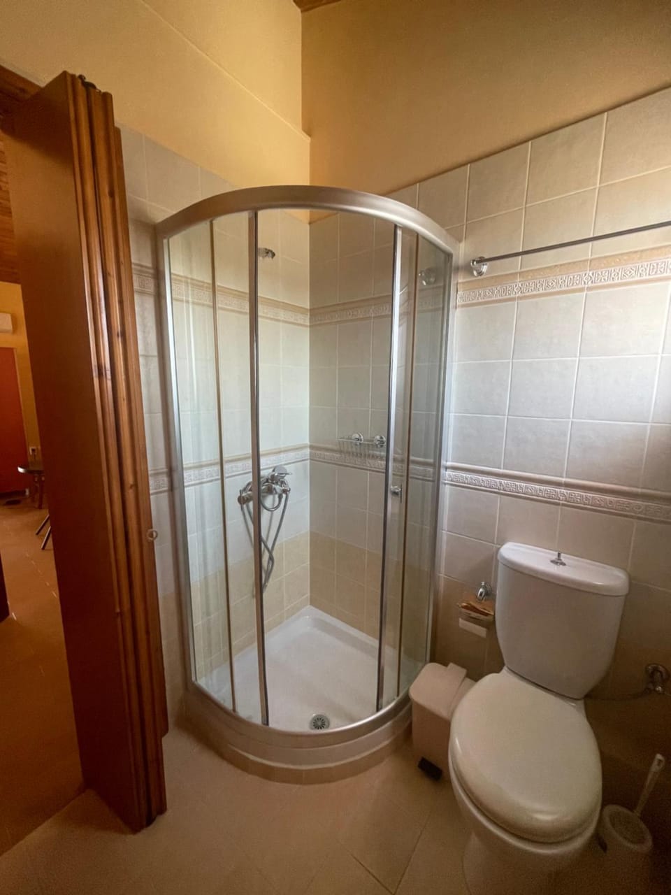 Shower, Toilet