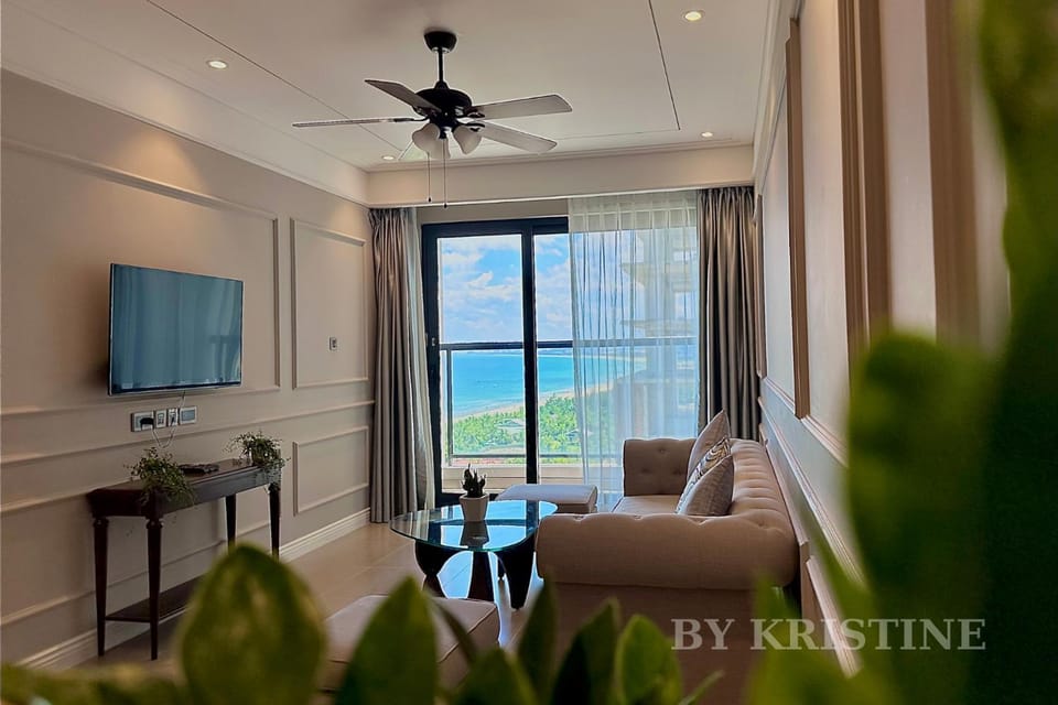 Natural landscape, TV and multimedia, Living room, Seating area, Sea view