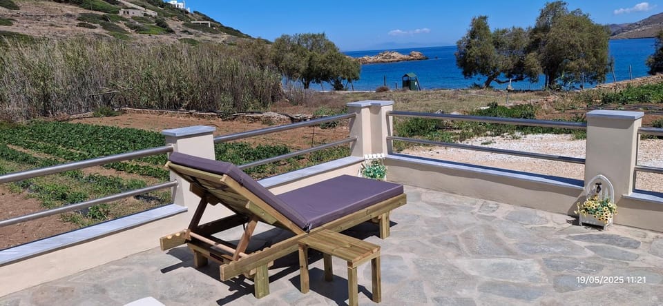 White Lotus seaside studio House in Decentralized Administration of the Aegean