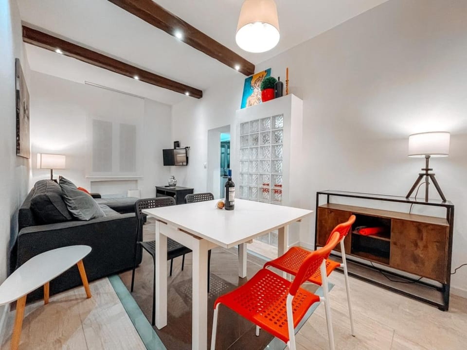 Fee4Me. Amazing apartment in the heart of Lavapies Apartment in Centro