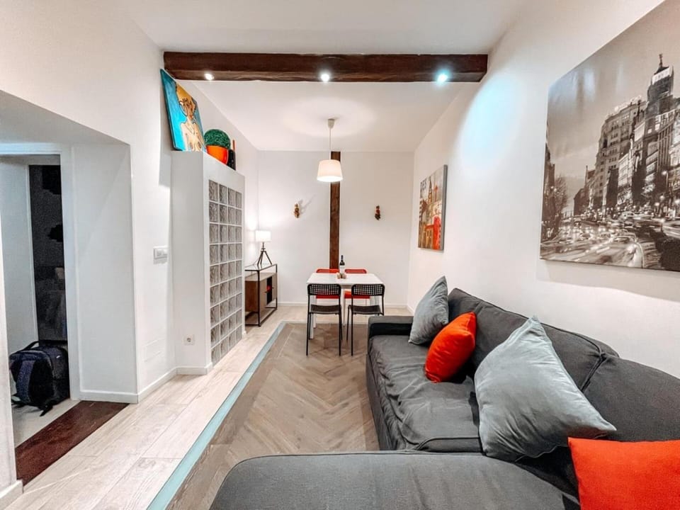 Fee4Me. Amazing apartment in the heart of Lavapies Apartment in Centro