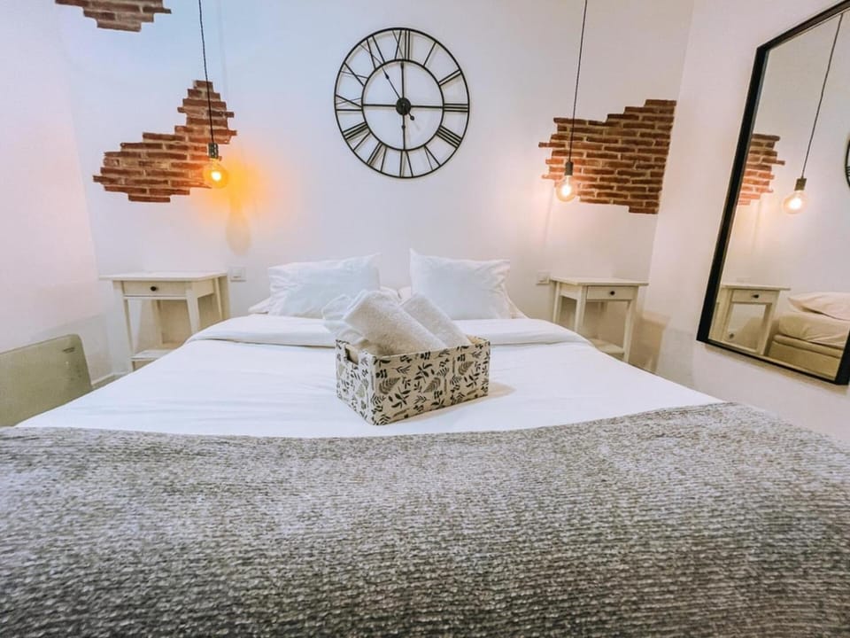 Fee4Me. Amazing apartment in the heart of Lavapies Apartment in Centro